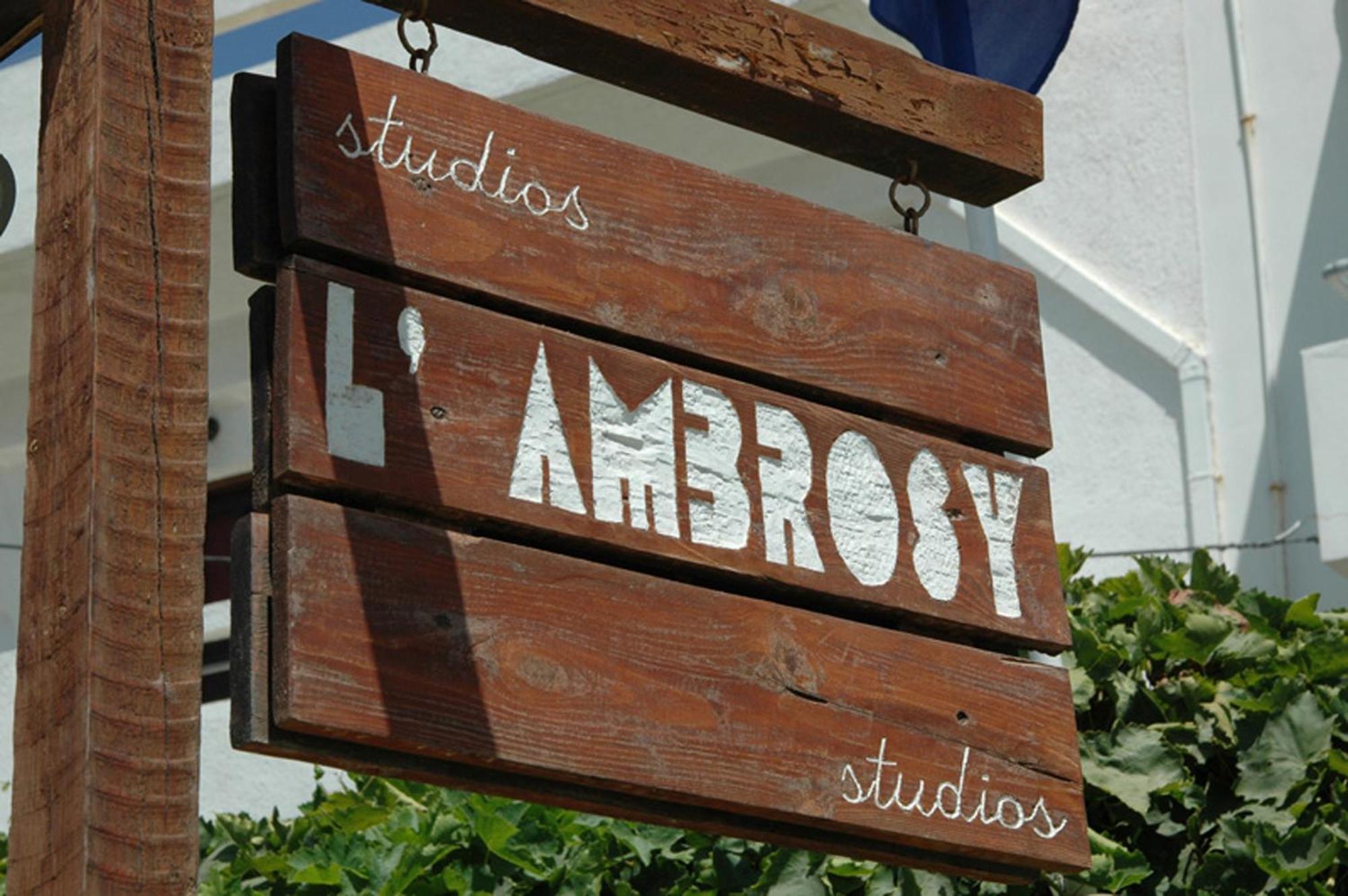 Ambrosia Studios Makrýgialos Exteriör bild